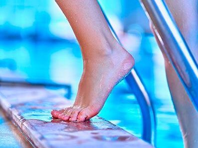 Toenail fungus infection can occur in the pool